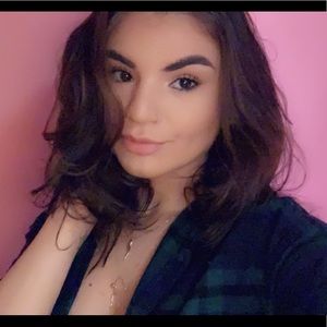 Meet your Posher, Briana